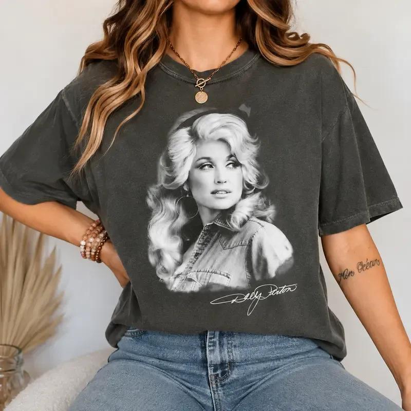 Vitage Dolly Parton Portrait Comfort Colors T-Shirt, Style 80s Country Music Tee HG